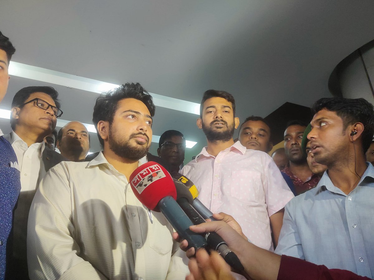 ডাক, টেলিযোগাযোগ ও তথ্যপ্রযুক্তি উপদেষ্টা নাহিদ ইসলাম। আজ সোমবার রাজধানীর আগারগাঁওয়ের আইসিটি বিভাগে